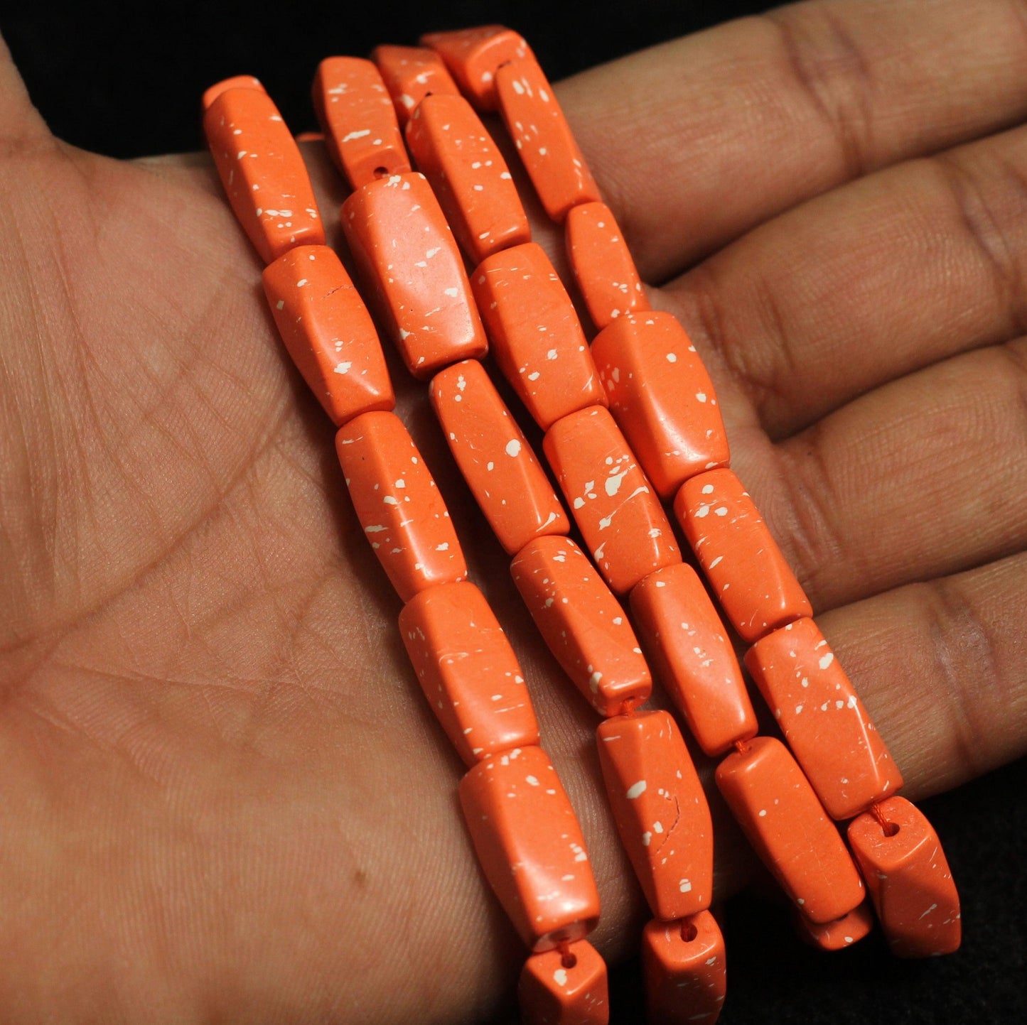 2 Strings Semiprecious Howlite Beads 21x12mm - Red / Stone / Twisty