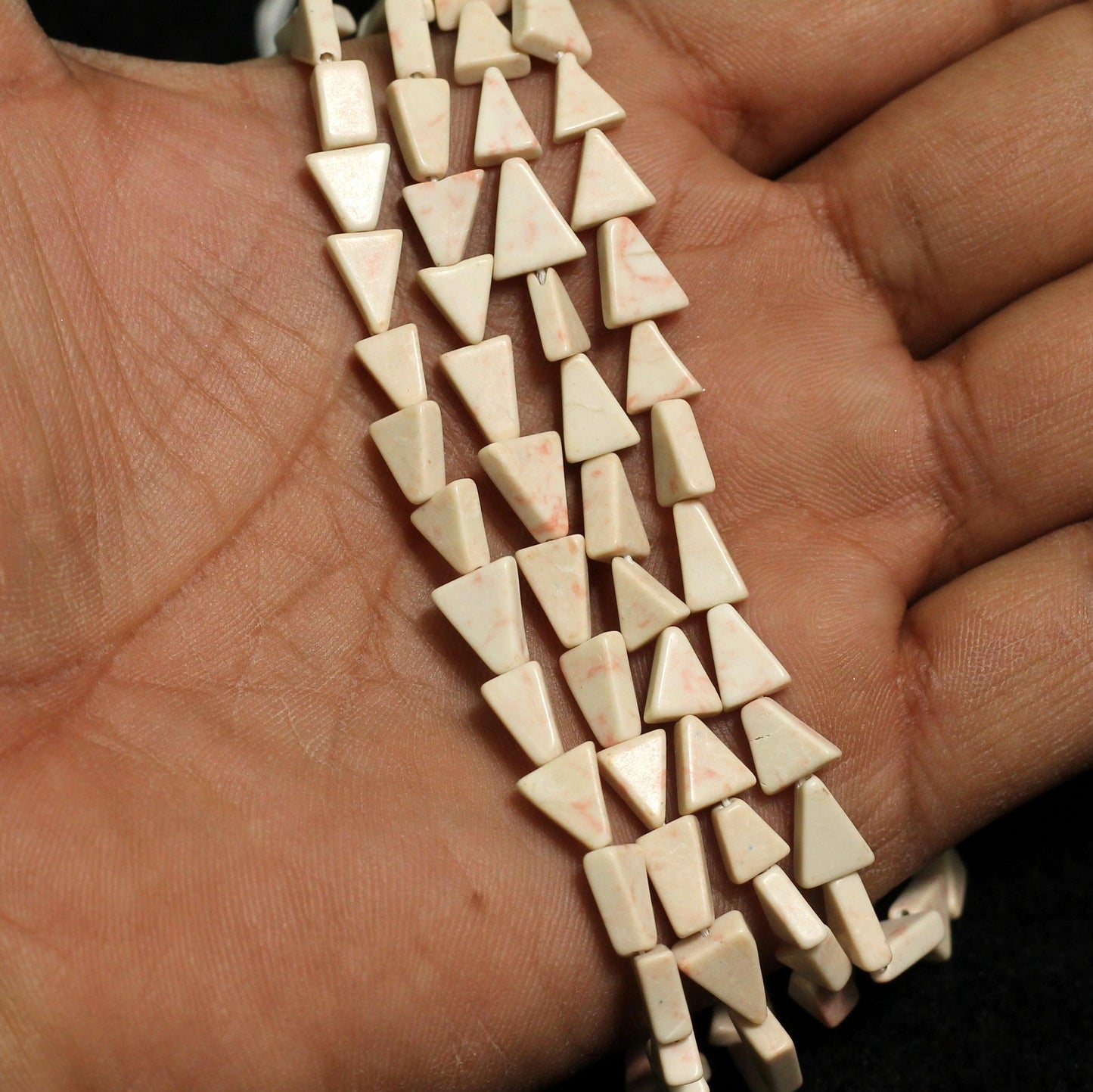 2 Strings Semiprecious Howlite Beads 9x6mm - White / Stone / Triangle