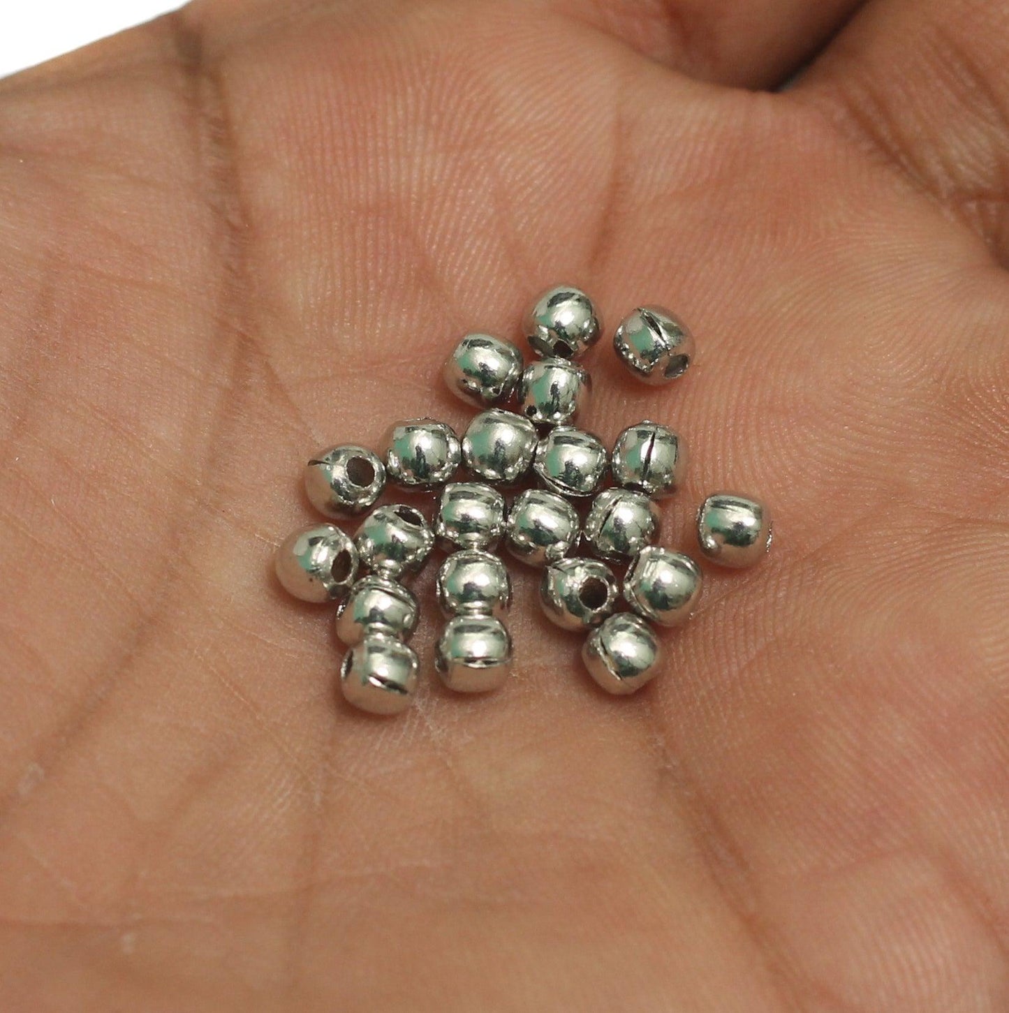 100 Pcs, 4mm Brass Round Beads Silver - Silver / 4mm / 100 Pcs