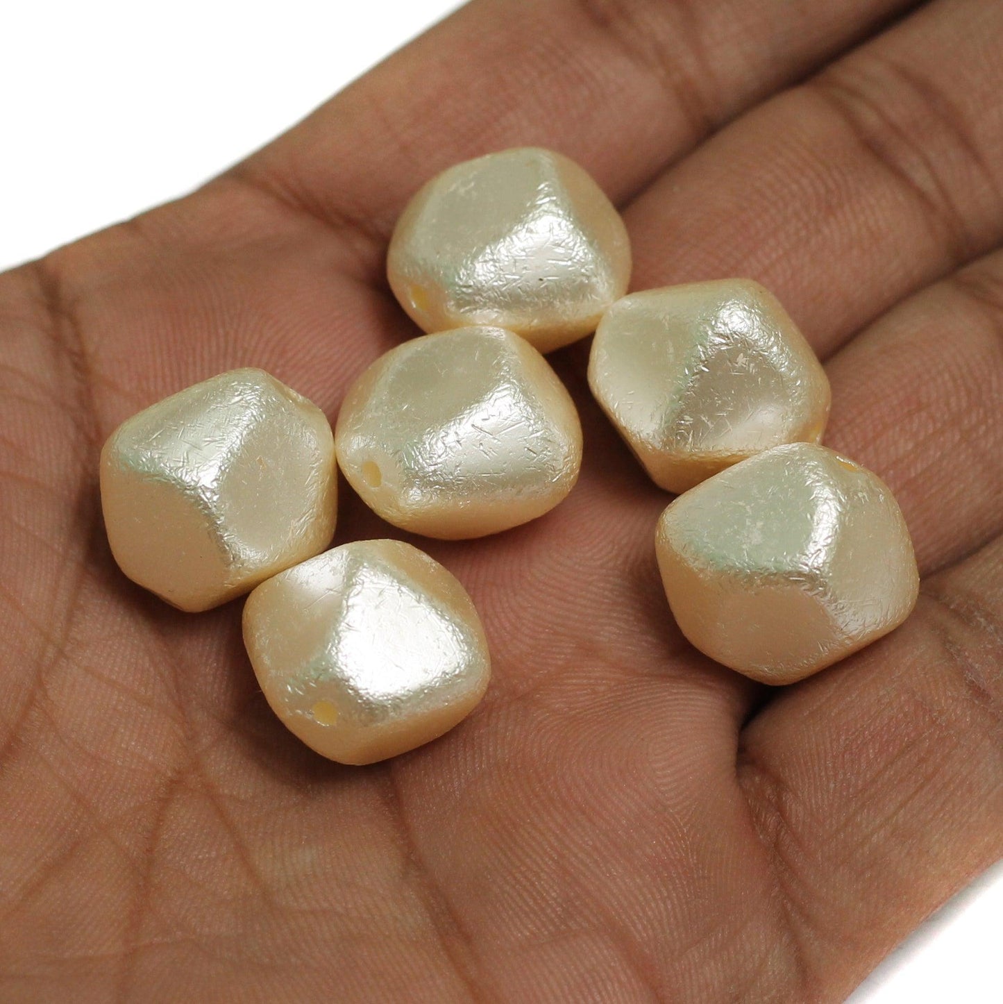20 Pcs, 17x19mm Off White Pearl Coated Acrylic Beads - Off White / Acrylic