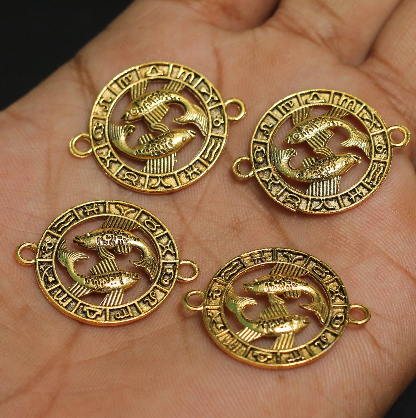 6 Pcs Fish Round Rakhi Connector - Golden / Metal
