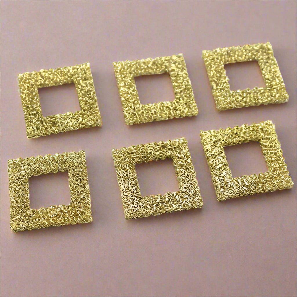 10 Pcs Wire Mesh Beads Golden 26x26mm - Golden / Iron