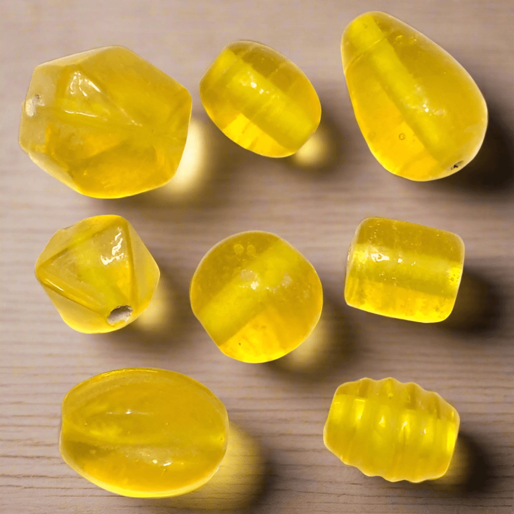 100+ Plain Beads Trans Yellow 8-20mm - Yellow / Glass / Assorted