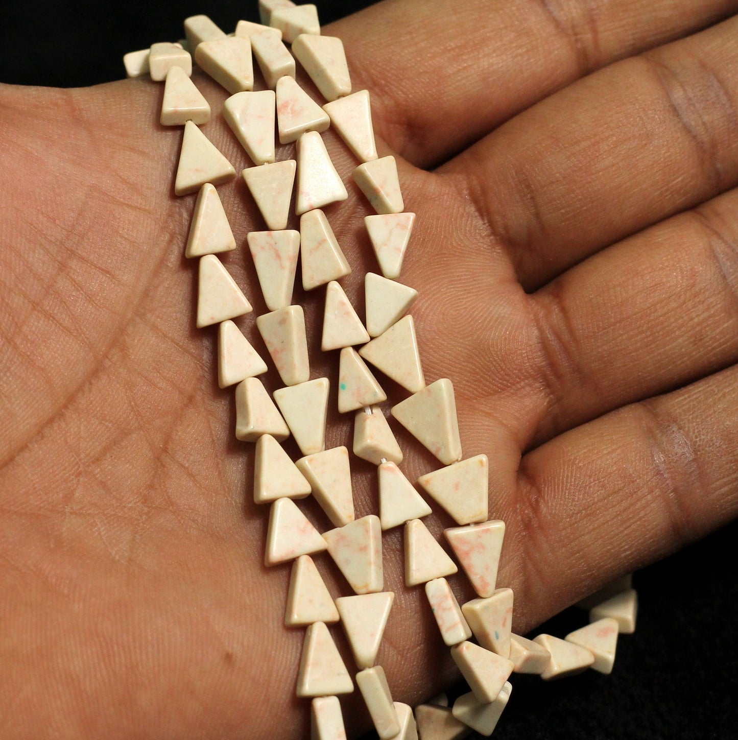 2 Strings Semiprecious Howlite Beads 7x6mm - White / Stone / Triangle