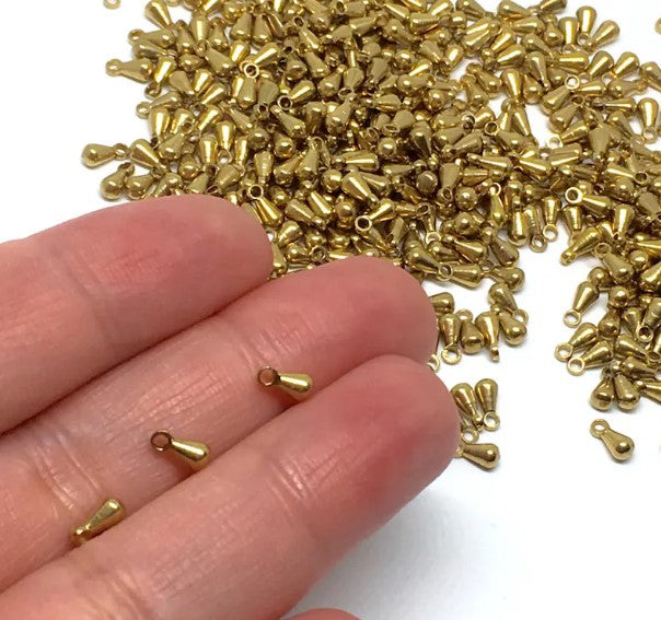 500 Pcs, 3x7mm Metal Drop Charms - Golden / 500 Pcs