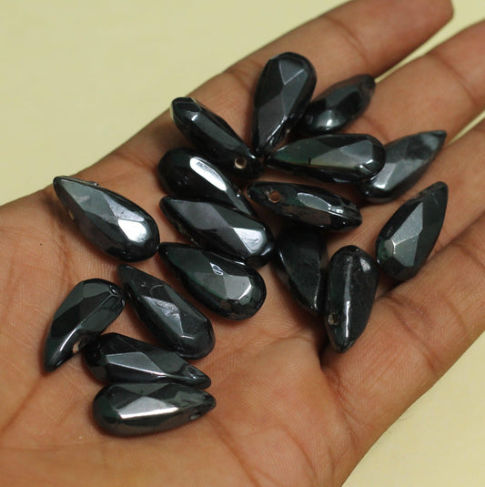 8x22mm Faceted Glass Cone Beads - Black / Glass / Drop
