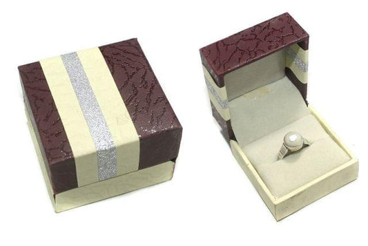 Square Finger Ring Box 1 Pcs - Red / Wood