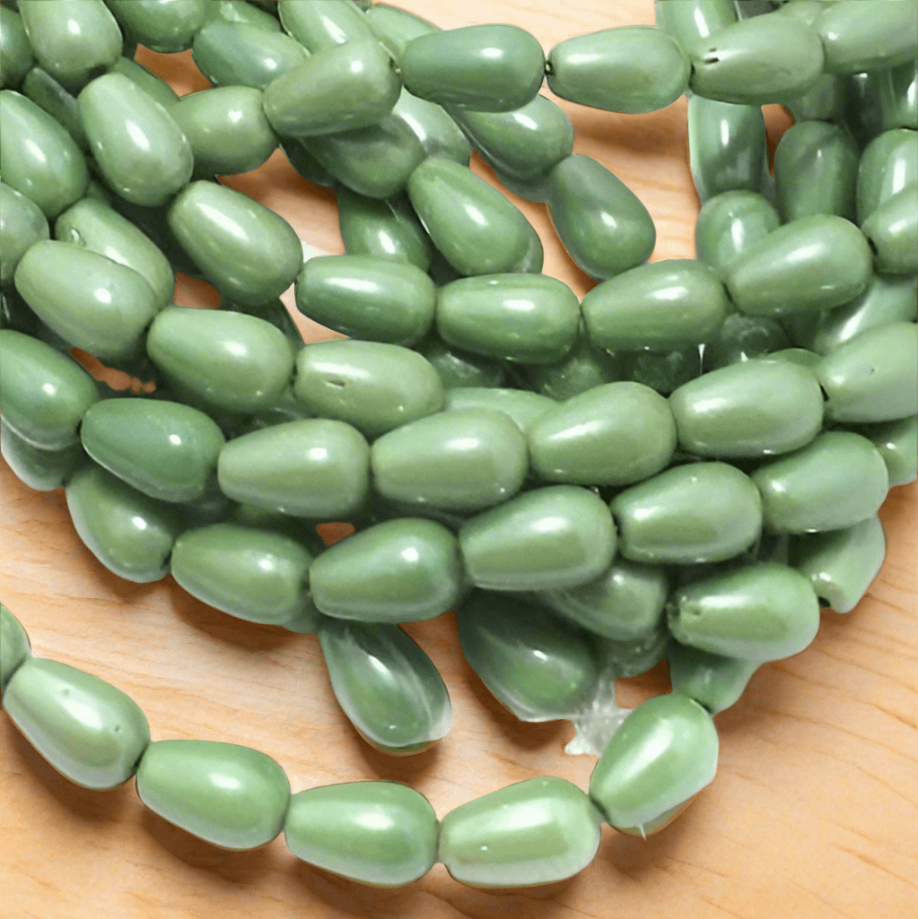 Glass Drop Beads Luster  13x8 mm - Green / Drop / 1 String