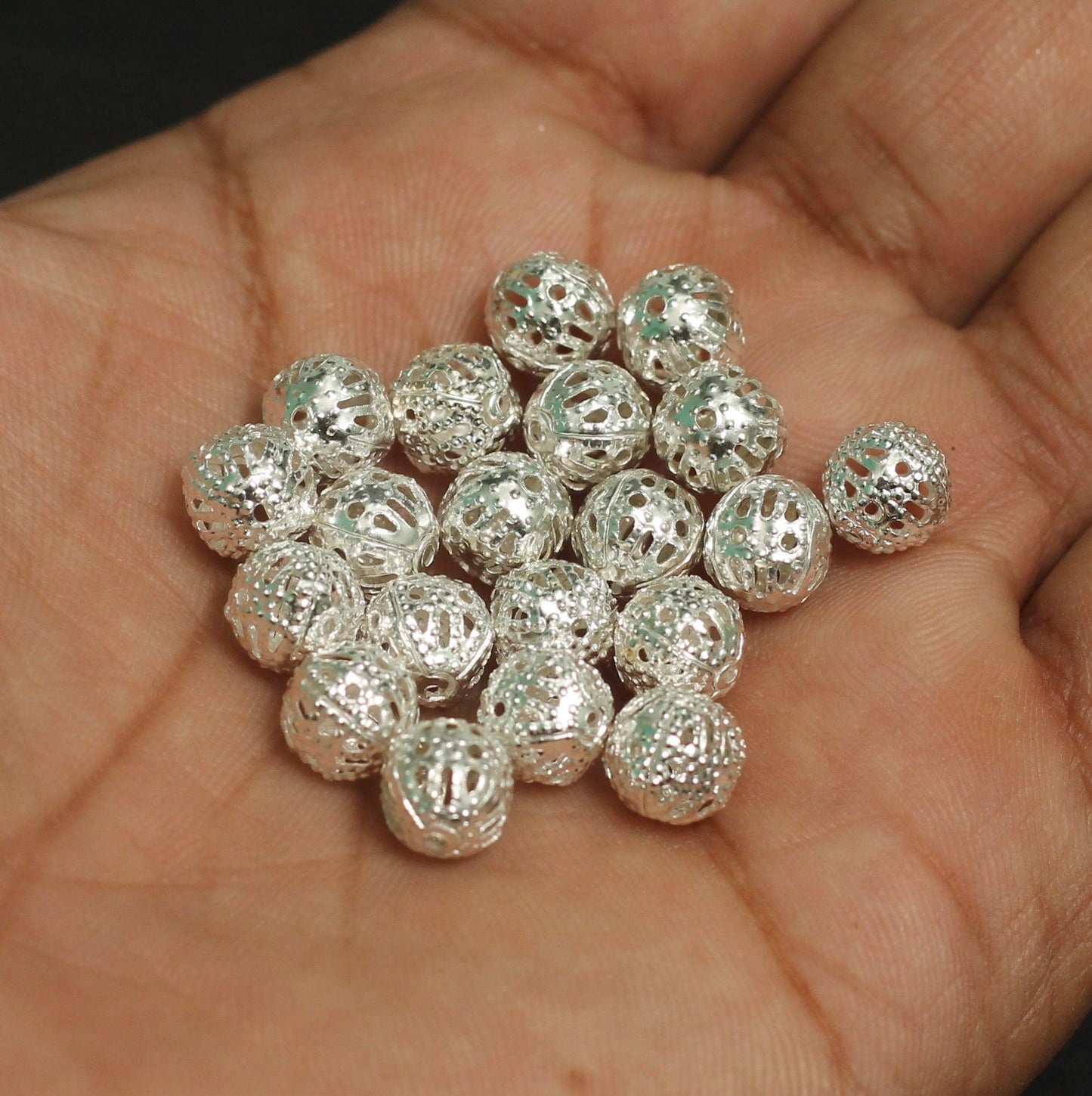 8mm Round Metal Balls - Golden / 8mm / 100 Pcs