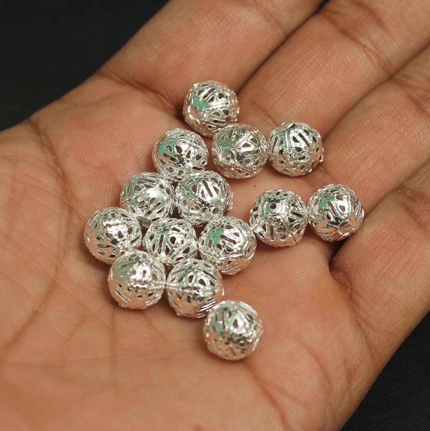 10mm Round Metal Balls - Silver / 10mm / 100 Pcs