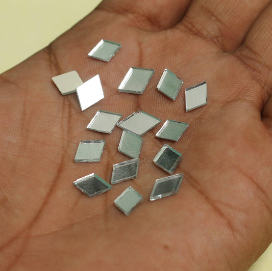 50 Gm Silk Thread Jewellery Making Glass Diamond 8x7 MM - Glass / Rectangle