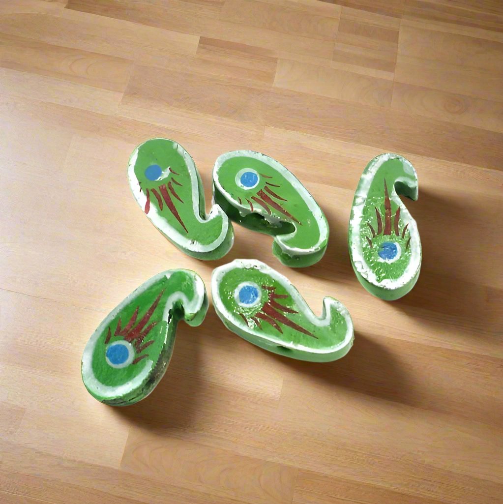 Wooden Colored Beads - Green / Figures / 10 Pcs