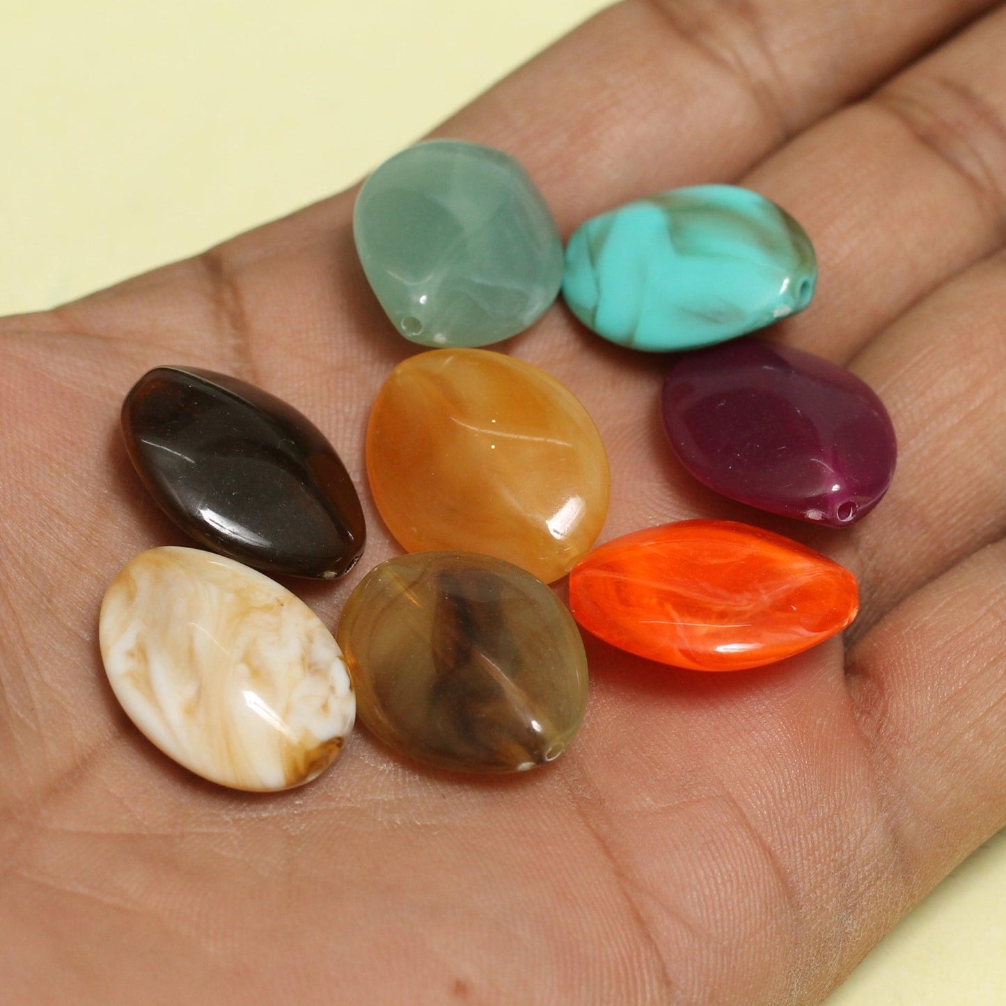 22x18mm Multi Flat Oval Acrylic Beads - 10 [ Rs 10 / Piece ] / Acrylic / MultiColor