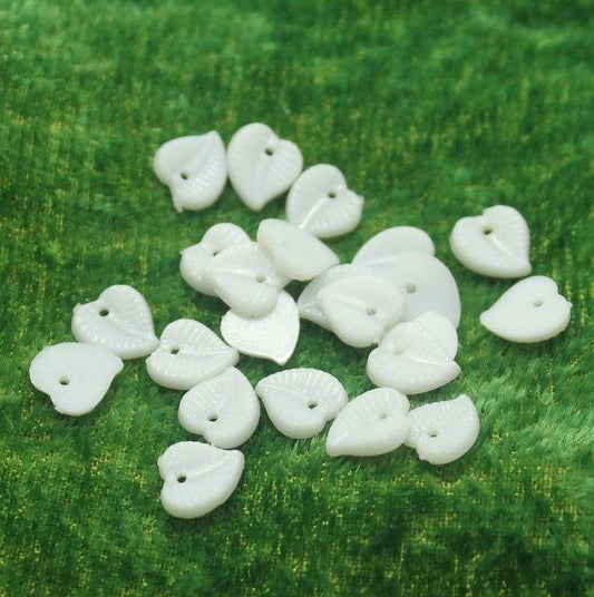 100 Gm Acrylic Leaf Beads White 8 mm - White / Acrylic / Assorted