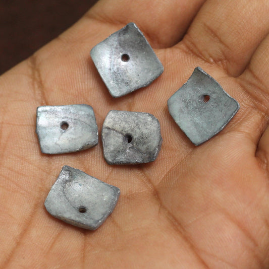 50 Pcs,13x13mm Grey Single Hole Square Shell Beads - Grey / Shell