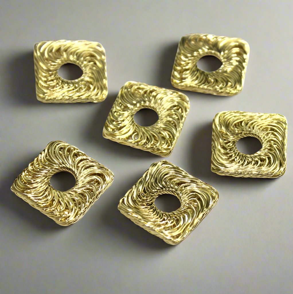 10 Pcs Wire Mesh Beads Golden 20mm - Golden / Iron