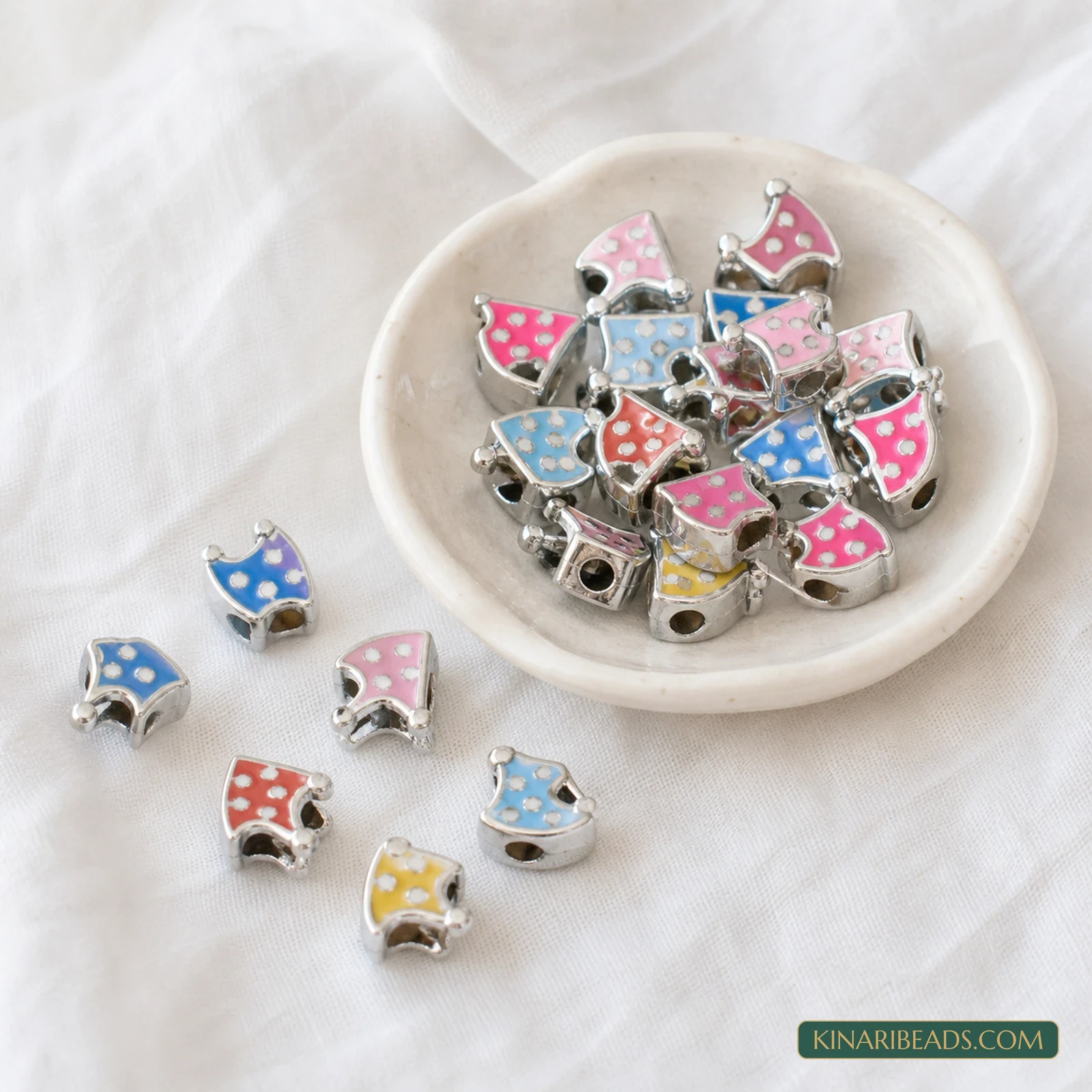 11x14x7mm Multicolour Enamel Christmas Hat Large-Hole Acrylic Beads - 20 Pcs product image